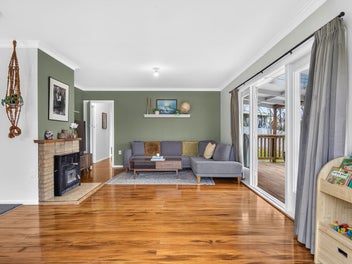 Hilltop School Zone + Income Potential!