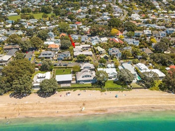 Beachside Bliss at 3/1 Rata Road, Devonport