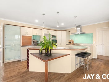 Make Your Move To Clevedon!