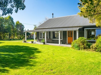Rural Lifestyle Close to Town