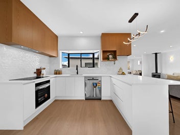 The Ultimate Upsize: Fully Renovated & Big Spaces!
