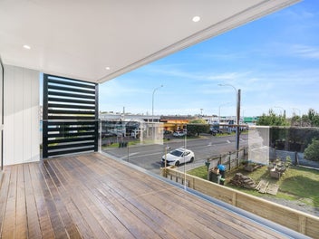 Modern Living in a Prime Mt Roskill Location