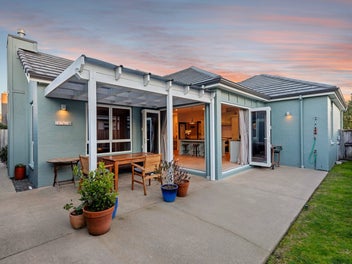 Coastal Sophistication & Architectural Excellence