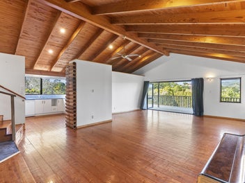Family Home, Lifestyle Feel, Waitakere Township