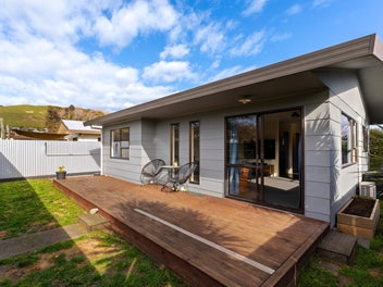 PARKSIDE PRIVACY - THIS ONE'S A GEM!