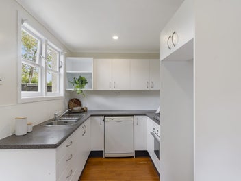 CENTRAL, CONVENIENT & MUST BE SOLD!