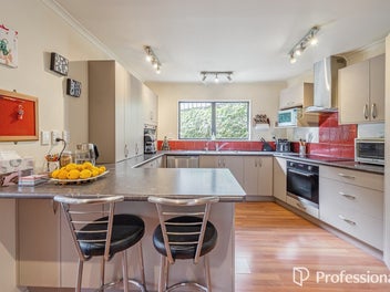 Beautifully Presented With Views And Decks