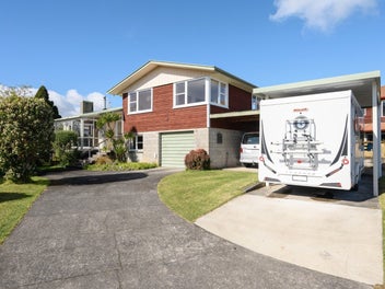 A Rare Slice of Golden Matua Real Estate