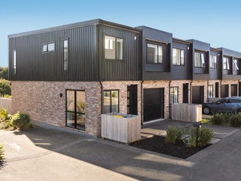Freehold Living with a Reserve Outlook