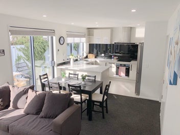 Three Ensuites. $960/Week Income!