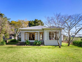 CHARISMATIC HOME + GARAGES, HUGE SHED, & STABLES