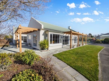 Huge Garaging – Vendors Ready to Go!