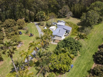 Versatile Orchard & Exceptional Lifestyle Property