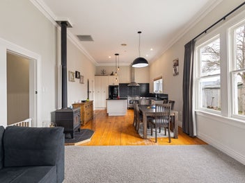 Character living in Kelvin Grove