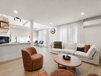 Modern Blenheim CBD Living