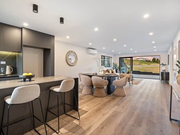 Modern Family Home in Ara Hills