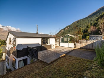 4 Bedroom, 2 Bathroom Investment in Fernhill