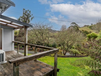 Quintessential Cottage in the Country.