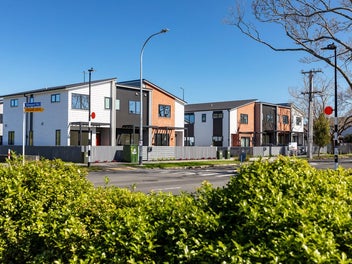 A Rare Two-Bed, Two-Bath Parkside Find