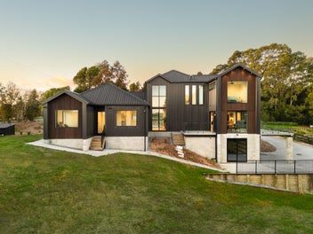 Modern Home, Big Views, Great Lifestyle