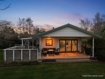 Country Comfort Beneath the Ranges
