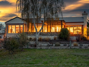 Lifestyle Retreat with Income & Charm