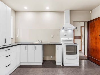 Renovated To Enjoy-4 Car Garaging.
