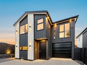 Modern Elegance & Exceptional Family Living