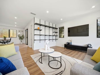Builder’s Family Home – As Good As New