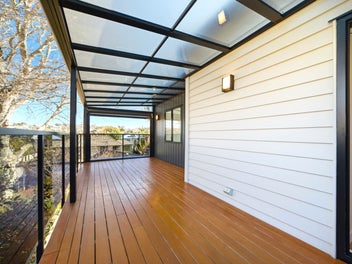 Builder’s Family Home – As Good As New