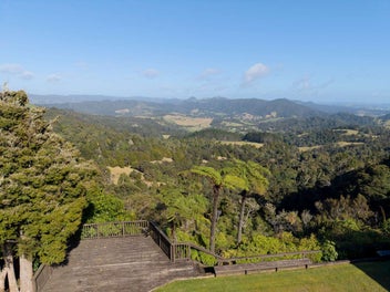 ARCHITECTURALLY DESIGNED, BREATHTAKING VIEWS