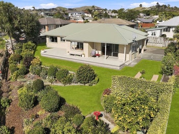 Mount Views and Garden Magic