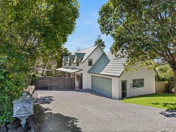 Space, sunlight, and foothill lifestyle in Swanson