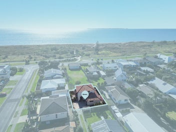 Sunshine, Sea Views and Simply Easy Living