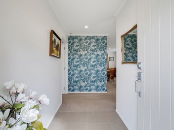 Light-Filled Living with Garden Connection