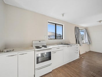 AUCTION MUST SELL - Freehold Do-Up Opportunity!