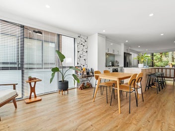 Spacious, Stylish & Close to Everything