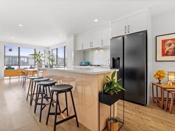 Spacious, Stylish & Close to Everything