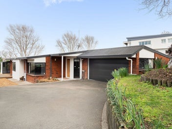 Water Views & Walkable Convenience