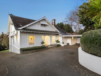 1,200sqm Northern slopes – Owners need it sold