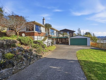 Sun, Views & Serious Garaging!