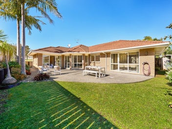 Expansive Single Level Brick Beauty