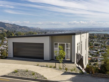 New Build With Uninterrupted Views