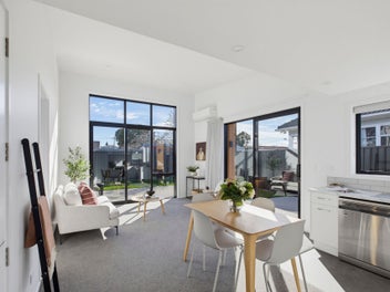 Private Suntrap in the Heart of Convenience