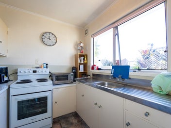 Taradale unit with backyard suitable for pets