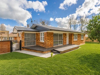 Brick Beauty & 4-Beddy Bliss