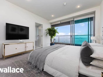 Big Waterfront Apartment - Owner Exits NZ