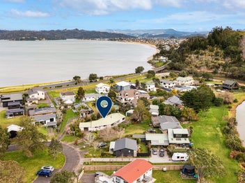 A rare combination of space and coastal position