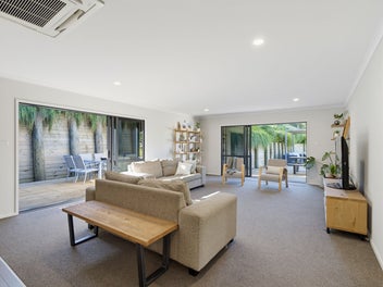 Big Home. Big Land. Brilliant Location.