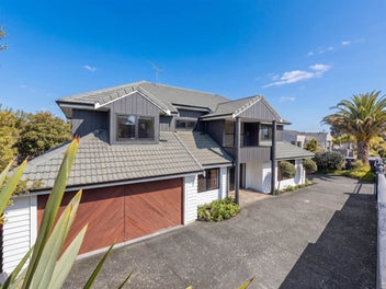 THE LOOK & FEEL OF NEW. 340m² of EXCEPTIONAL L...